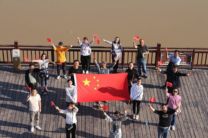 紅歌贊祖國--集團(tuán)公司慶祝中華人民共和國成立70周年暨“不忘初心   牢記使命”主題教育活動(圖2)