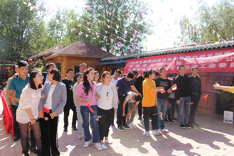 紅歌贊祖國--集團(tuán)公司慶祝中華人民共和國成立70周年暨“不忘初心   牢記使命”主題教育活動(圖15)