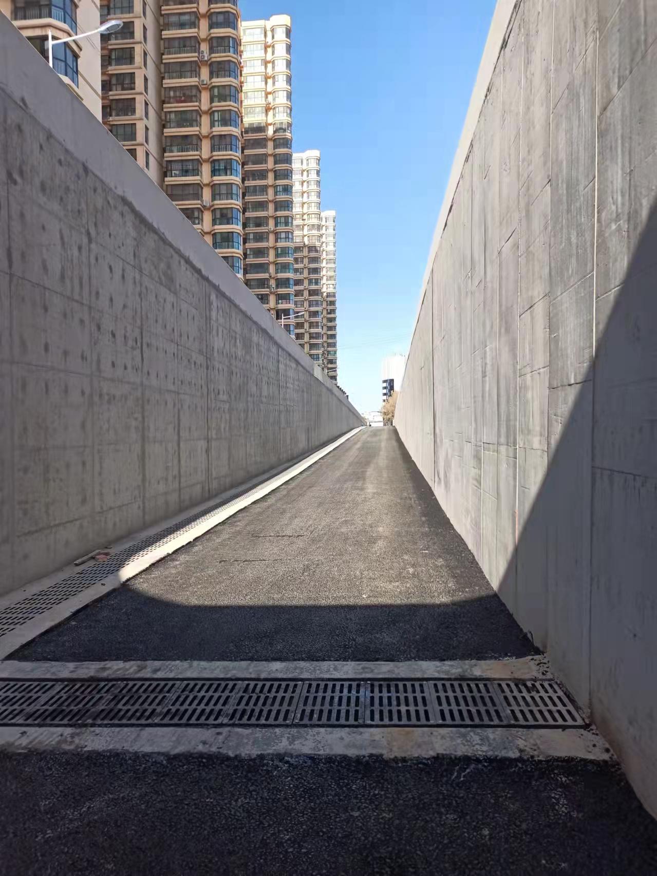 “疫”刻不停        涵洞項(xiàng)目保通車